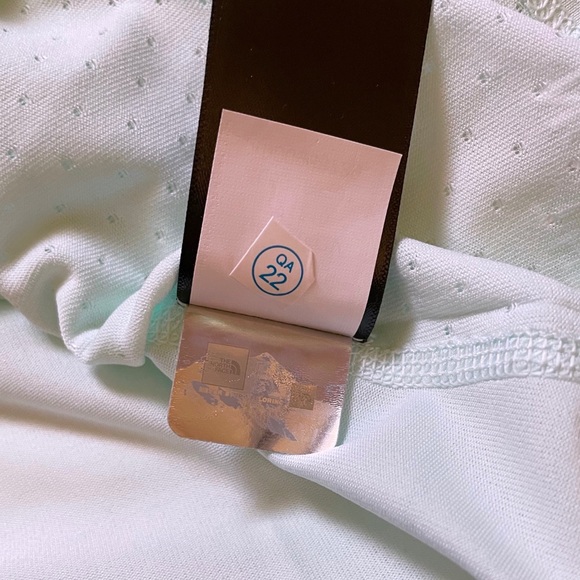 The North Face Women’s Acttrail Short Sleeve Tee - Picture 6 of 6